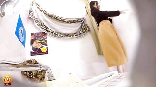 Japanese beauty poops