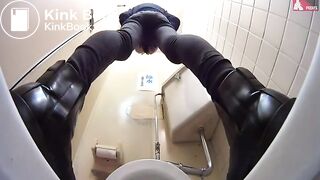 Uncensored Japanese beauty poop