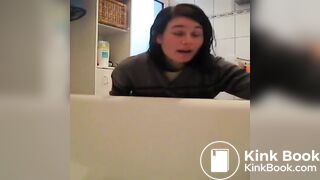 German lady.. last ihr Mitbewohner ein kleines Geschenk