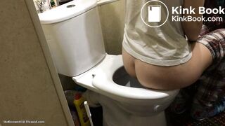 Poop on the toilet - video 3