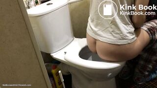 Poop on the toilet - video 3