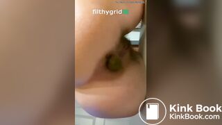 Girl pooping - video 444