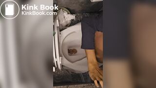 Ebony girl shitting at friends house