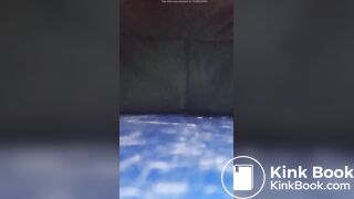 Thai girl short poop in bed room