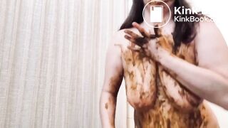 saggy boobs slut pooping her knickers and smearing shit