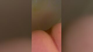 MILF takes a nice shit