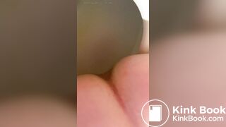 MILF takes a nice shit
