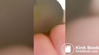 MILF takes a nice shit