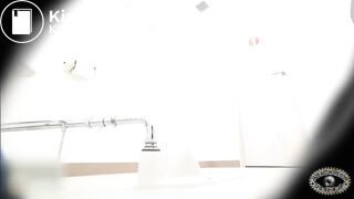 Cute japanese girls pooping!!!