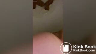 MILF drops some nice turds