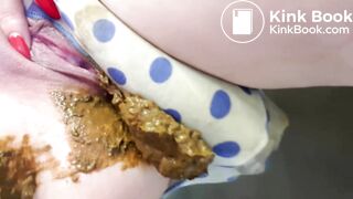 Big poop in spotted panties
