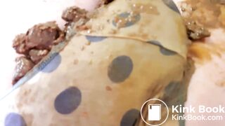 Big poop in spotted panties