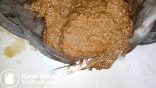 Desperate huge poop in pantyhose