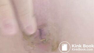 Amature girl rubbing scat