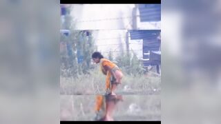 INDIAN Village LADY SHITTING ASS WASH