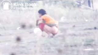 INDIAN Village LADY SHITTING ASS WASH