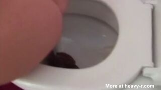 BLONDE COLLEGE GIRL CRACKLE SHIT