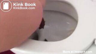 BLONDE COLLEGE GIRL CRACKLE SHIT