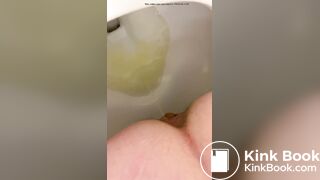 MILF drops a MASSIVE loge