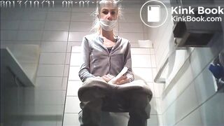 5 blondies pooping in public toilet