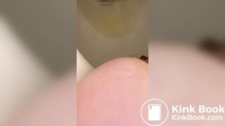 MILF takes her morning poo