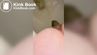 MILF takes her morning poo