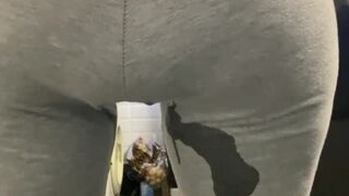 Sweatpants messing - video 2