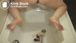 Scat play in the bathroom..