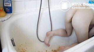 Richtig geile Durchfall.. German girl has diarrhea..