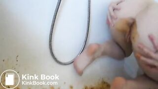 Richtig geile Durchfall.. German girl has diarrhea..