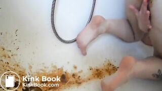 Richtig geile Durchfall.. German girl has diarrhea..