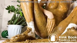 Scat girl pooping an smearing