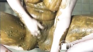 Smearing shit on legs and pussy