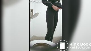 Beautiful girl shitting - video 20