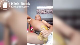 Ebony Mommy Pooping