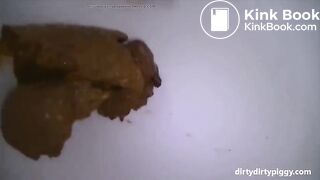 Big butt babe shits in her panties