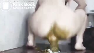 Dirty gilr used a dildo while shitting