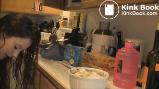 Famous lady poops a lot and making cookies