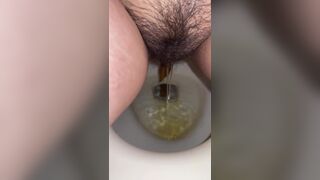 My girlfriend pooping