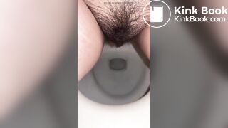 My girlfriend pooping