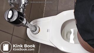 Girl pooping on public toilet - video 5
