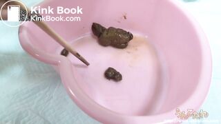 japanese cute girl pooping - video 5