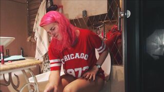Pink haired girl pooping 2