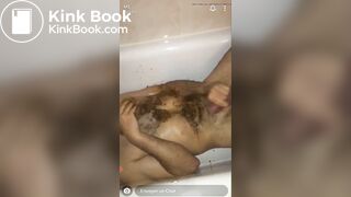 Toilette humaine éjacule avec la merde de sa maîtresse