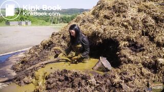 Rada Brewers Bucket Trap - Masturbating in cowshit