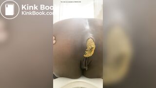 Big booty ebony release shit over toilet - video 9