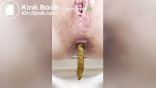 Sexy girl toilet pooping - video 7