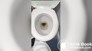 Indian girl shits/farts while showing her pretty toes