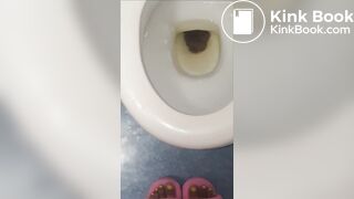 Indian girl shits/farts while showing her pretty toes