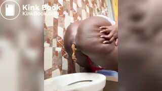 Ebony pee - video 10